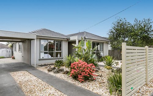 2A Madden St, Seaford VIC 3198