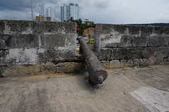 Part of the 11 Kilometers of Defensive Walls that Protect Old Town Cartagena. • <a style="font-size:0.8em;" href="http://www.flickr.com/photos/28558260@N04/38100161774/" target="_blank">View on Flickr</a>