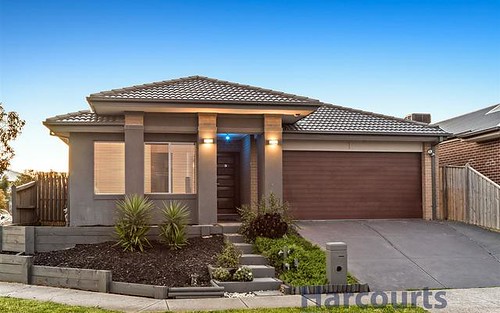 3 Maeve Cct, Clyde North VIC 3978