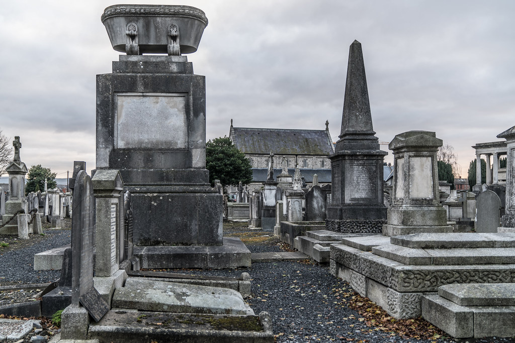 MOUNT JEROME CEMETERY IS AN INTERESTING PLACE TO VISIT [IT CLOSES AT 4PM]-134351