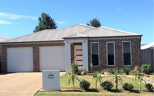 2/2 Clarence Place, Tatton NSW