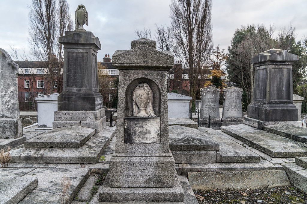MOUNT JEROME CEMETERY IS AN INTERESTING PLACE TO VISIT [IT CLOSES AT 4PM]-134284