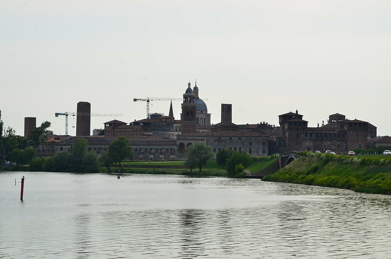 Mantova cityscape<br/>© <a href="https://flickr.com/people/98688033@N03" target="_blank" rel="nofollow">98688033@N03</a> (<a href="https://flickr.com/photo.gne?id=38182137474" target="_blank" rel="nofollow">Flickr</a>)