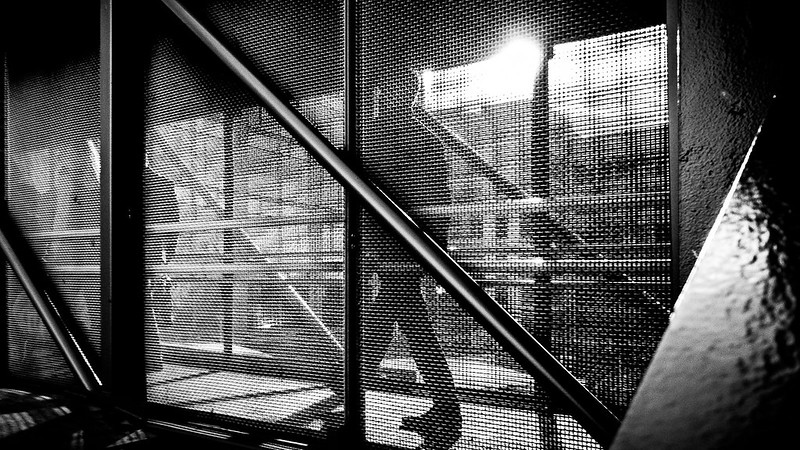 Commuting - Dublin, Ireland - Black and white street photography<br/>© <a href="https://flickr.com/people/87690240@N03" target="_blank" rel="nofollow">87690240@N03</a> (<a href="https://flickr.com/photo.gne?id=38334101791" target="_blank" rel="nofollow">Flickr</a>)