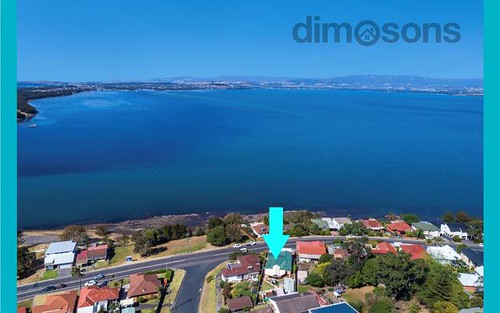 268 Northcliffe Drive, Lake Heights NSW