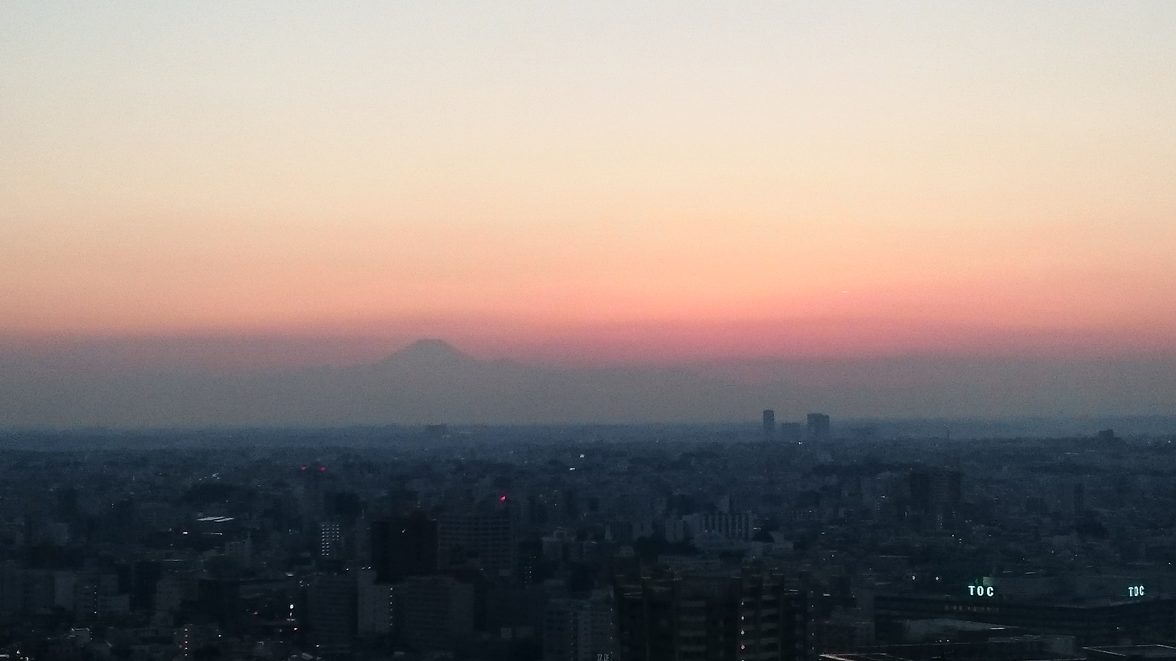 まず、富士山が見える階はブライトコアは見...