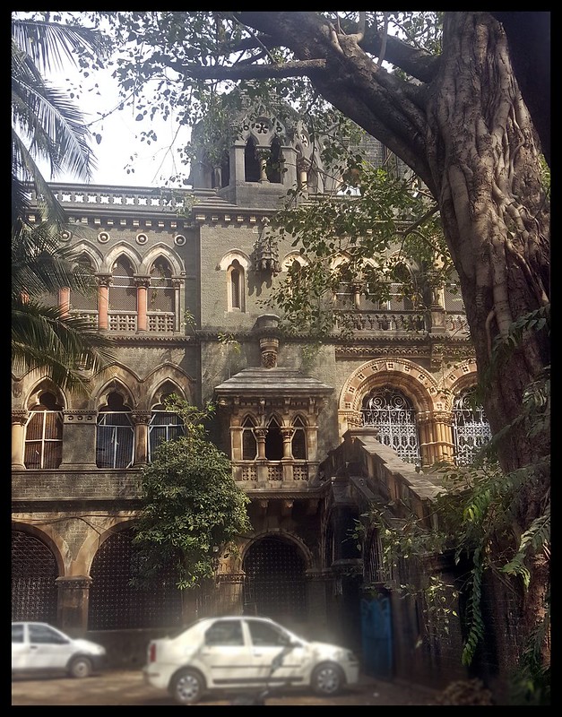 Beautiful heritage building on Esplanade Mumbai<br/>© <a href="https://flickr.com/people/86172199@N04" target="_blank" rel="nofollow">86172199@N04</a> (<a href="https://flickr.com/photo.gne?id=38776866122" target="_blank" rel="nofollow">Flickr</a>)