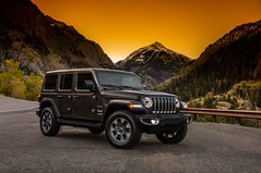 2018-jeep-wrangler-unlimited-jl-sahara-front-quarter