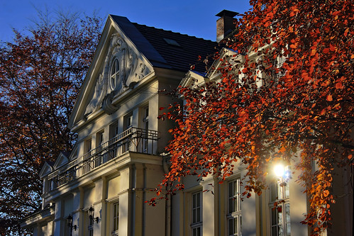 Herrenhaus Stift im Herbst (06) • <a style="font-size:0.8em;" href="http://www.flickr.com/photos/69570948@N04/26884161299/" target="_blank">Auf Flickr ansehen</a>