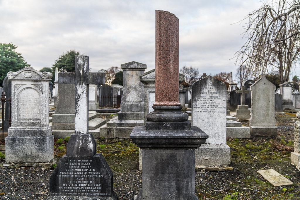 MOUNT JEROME CEMETERY IS AN INTERESTING PLACE TO VISIT [IT CLOSES AT 4PM]-134275