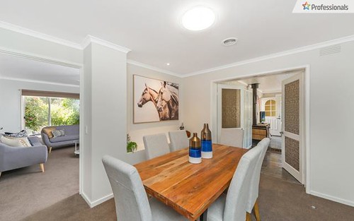 32 Laura Rd, Knoxfield VIC 3180