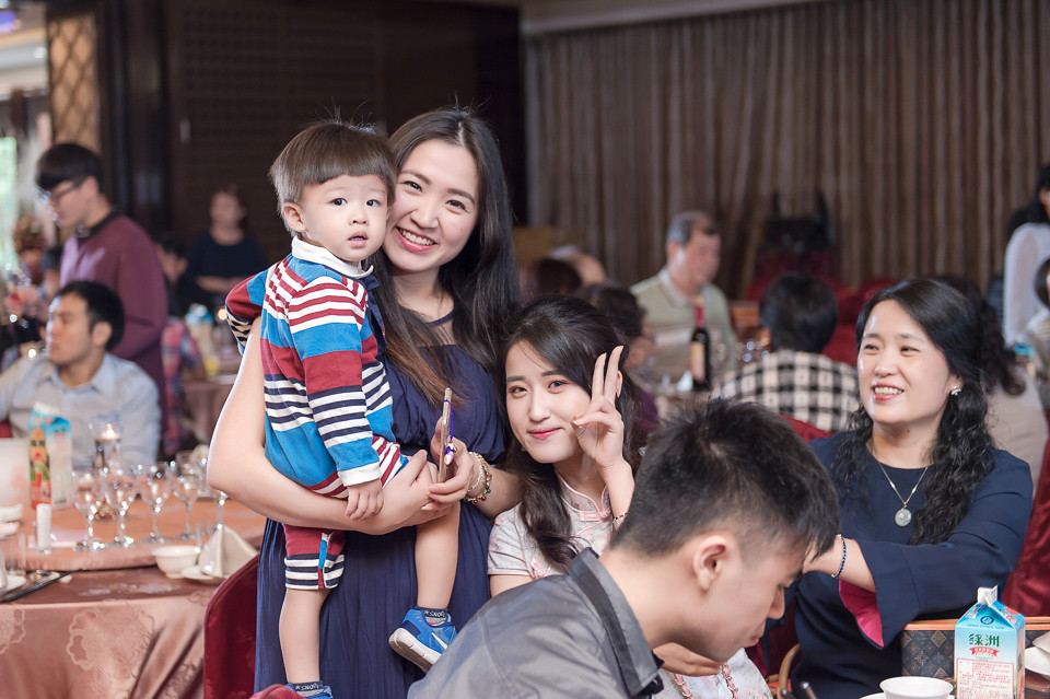 婚攝 台中雅園新潮 婚禮攝影 唯美龍鳳褂新娘 G & C 101