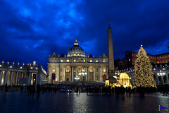 piazza San Pietro, Natale 2017 • <a style="font-size:0.8em;" href="http://www.flickr.com/photos/89679026@N00/38648681924/" target="_blank">View on Flickr</a>