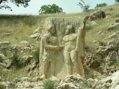 Arsameia am Nymphaios (3. Jhdt.v.Chr.), König Mithridates oder Antiochos beim Handschlag mit Herakles