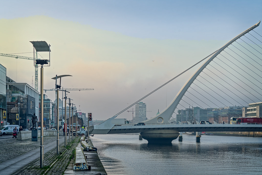 THE SAMUEL BECKETT BRIDGE 11 JANUARY 2018 [STILL TRYING FOR A UNIQUE IMAGE OF THIS BRIDGE]-135495