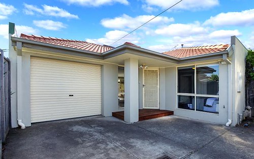 2/12 Doyle St, Avondale Heights VIC 3034