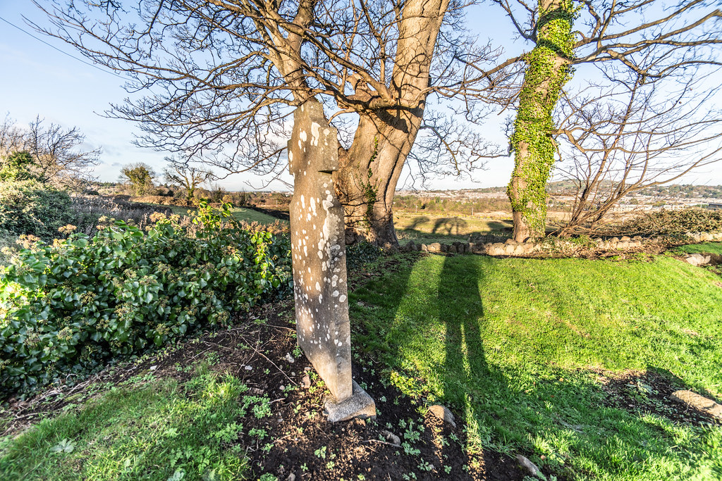 ANCIENT CHURCH AND GRAVEYARD AT TULLY [LAUGHANSTOWN LANE NEAR THE LUAS TRAM STOP]-134554