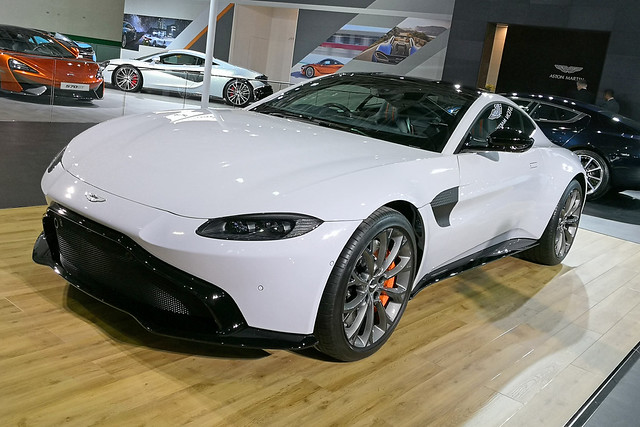 ASTON MARTIN VANTAGE