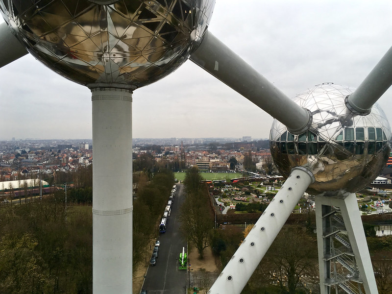Atomium 5<br/>© <a href="https://flickr.com/people/29624180@N04" target="_blank" rel="nofollow">29624180@N04</a> (<a href="https://flickr.com/photo.gne?id=27336513769" target="_blank" rel="nofollow">Flickr</a>)