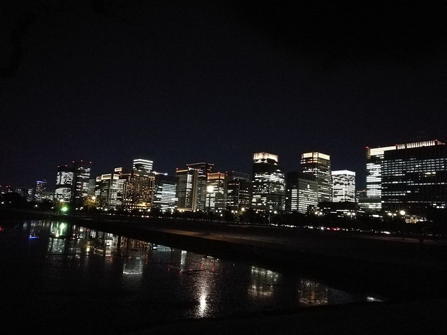 今日の皇居からみた東京駅周辺の夜景。普段...