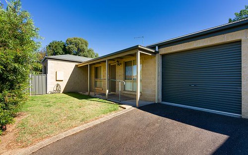 3/32 Ray St, Castlemaine VIC 3450