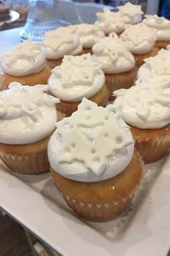 Winter Wonderland Snowflake Cupcakes