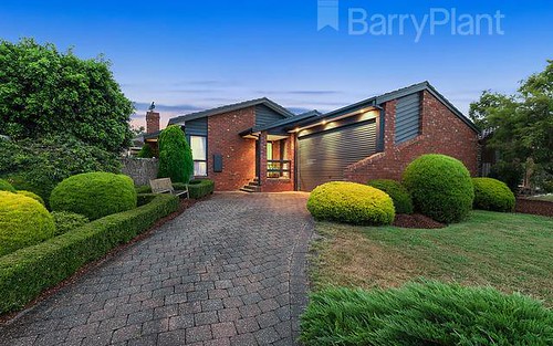 2 Lillee Close, Wantirna South VIC 3152