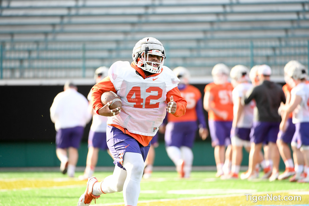 Clemson Football Photo of Christian Wilkins and sugarbowl and practice and Bowl Game