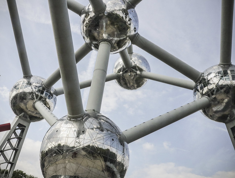 Atomium, Brussels<br/>© <a href="https://flickr.com/people/23586209@N03" target="_blank" rel="nofollow">23586209@N03</a> (<a href="https://flickr.com/photo.gne?id=27747283439" target="_blank" rel="nofollow">Flickr</a>)