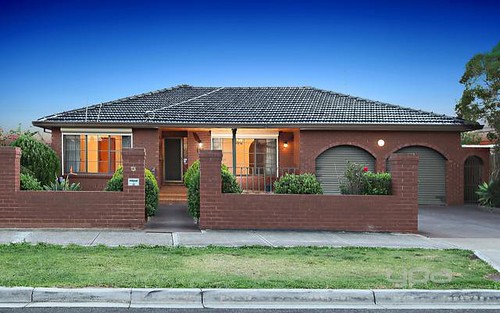 67 Gillespie Rd, St Albans VIC 3021