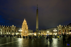 piazza San Pietro, Natale 2017 • <a style="font-size:0.8em;" href="http://www.flickr.com/photos/89679026@N00/38648655494/" target="_blank">View on Flickr</a>