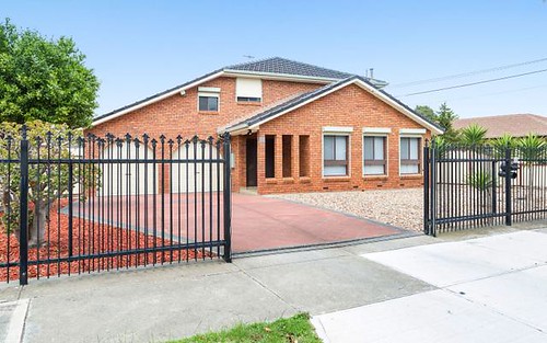 13 Gillespie Rd, St Albans VIC 3021