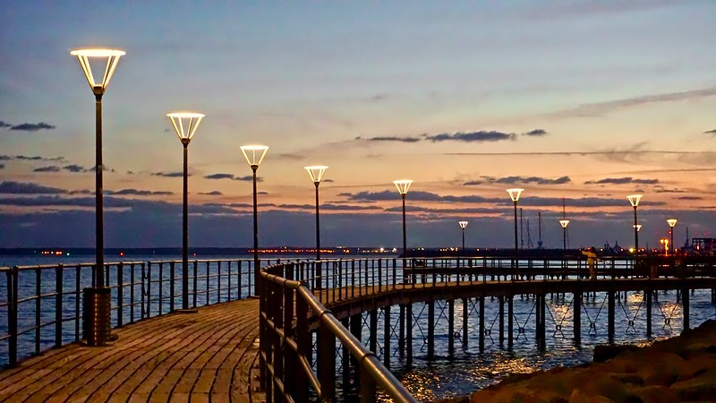 Sunset by the Pier - Limassol, Cyprus<br/>© <a href="https://flickr.com/people/25582125@N04" target="_blank" rel="nofollow">25582125@N04</a> (<a href="https://flickr.com/photo.gne?id=39120403734" target="_blank" rel="nofollow">Flickr</a>)