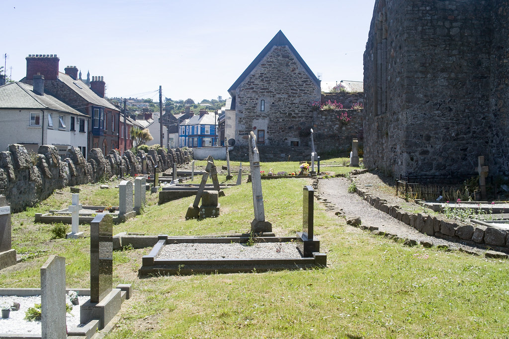 BACK IN JANUARY 2009 I VISITED THE OLD GRAVEYARD IN HOWTH [I HAD TO LEAVE BECAUSE I WAS ATTACKED BY GULLS]-135892