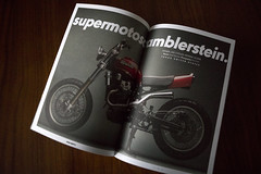 0214 Supermotoscramblerstein in Tank Moto Magazine