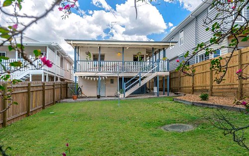 16 Camboor St, Camp Hill QLD 4152
