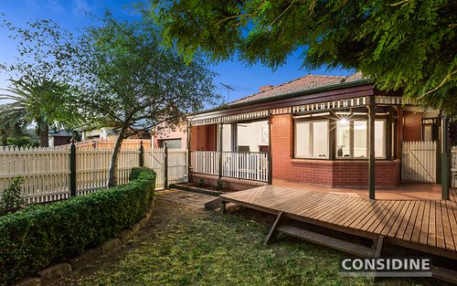 1/25 Wallace Cr, Strathmore VIC 3041