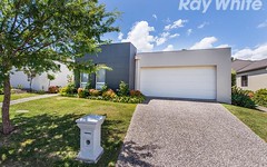 11 Sovereign Manors Crescent, Rowville VIC