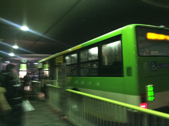 品川駅構内から濡れずにバスで座って5分で...