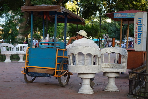 Un vendeur ambulant sur la place centrale de Valladolide dans le Yucatan.