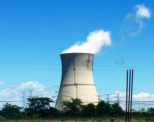 Davis-Besse Nuclear Power Station cooling tower (4183)