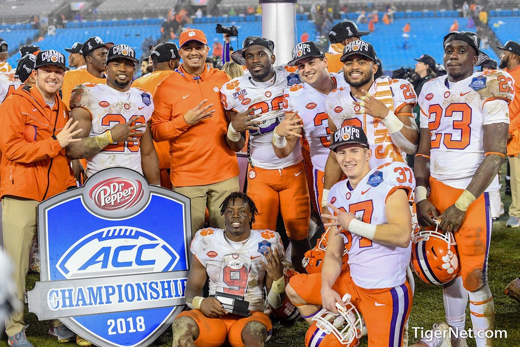 Clemson Football Photo of Adam Choice and Lyn-J Dixon and Tavien Feaster and Tony Elliott and Travis Etienne and pittsburgh