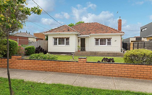 12 Wadham St, Pascoe Vale South VIC 3044