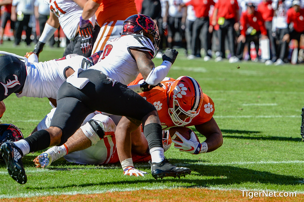 Clemson Football Photo of Dexter Lawrence and Louisville