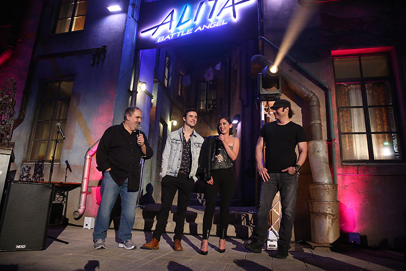 【艾莉塔：戰鬥天使】劇組出席SXSW宣傳 (左起) 監製強藍道、基安強生、羅莎薩拉查及導演勞勃羅里葛茲