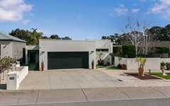 19 Isabella Grove, Strathdale VIC