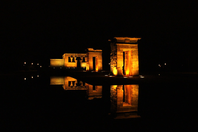 Temple Of Debod Night<br/>© <a href="https://flickr.com/people/145063577@N05" target="_blank" rel="nofollow">145063577@N05</a> (<a href="https://flickr.com/photo.gne?id=40033889693" target="_blank" rel="nofollow">Flickr</a>)