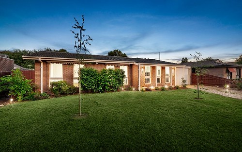 5 Duntroon Dr, Wantirna VIC 3152