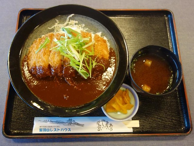 とりあえず、岡山県の名物デミカツ丼でも食...