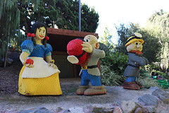 Lego Snow White and the Seven Dwarfs • <a style="font-size:0.8em;" href="http://www.flickr.com/photos/28558260@N04/32418970348/" target="_blank">View on Flickr</a>